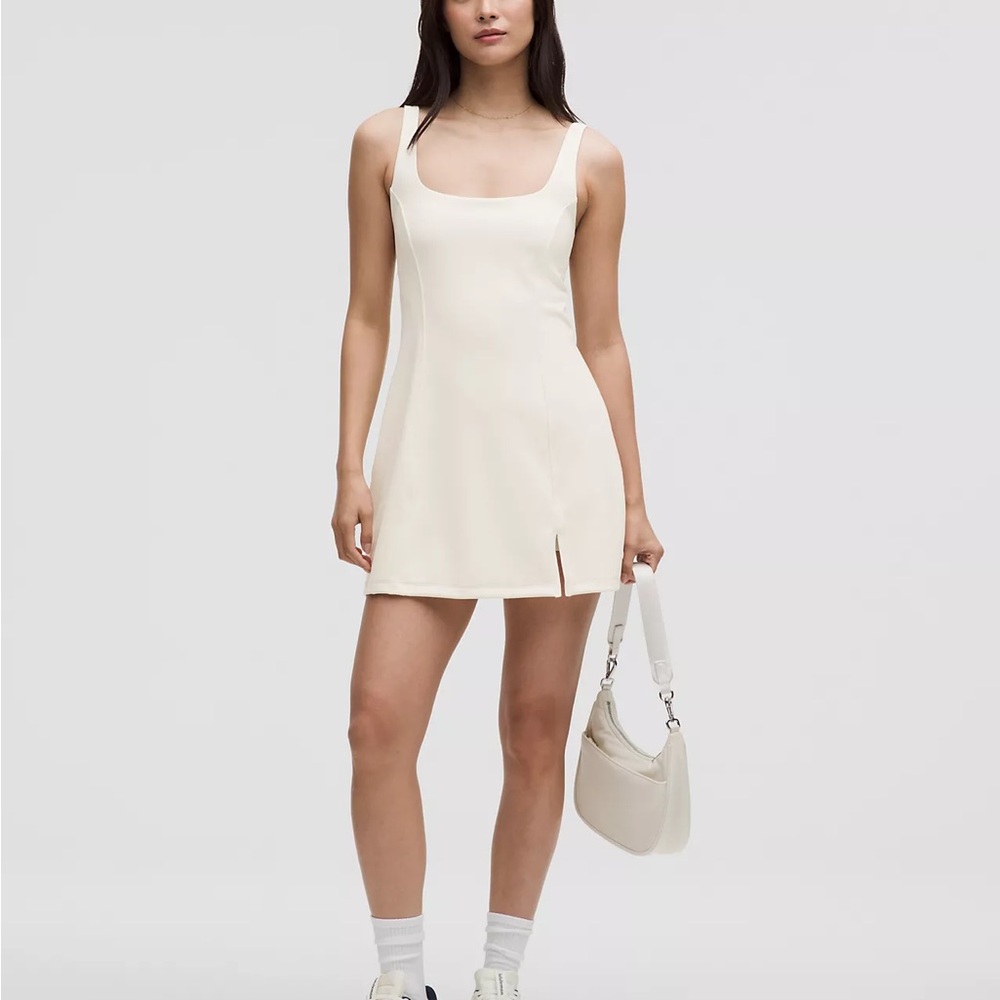 Wunder Under SmoothCover Dress
Light Support, A/B Cup